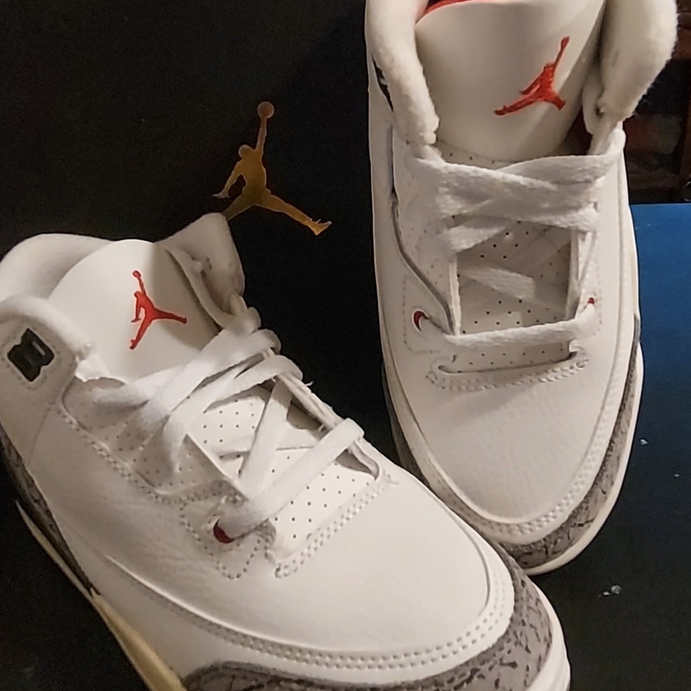 👟 Air Jordan 3 Retro (PS) – NEW w/ Box